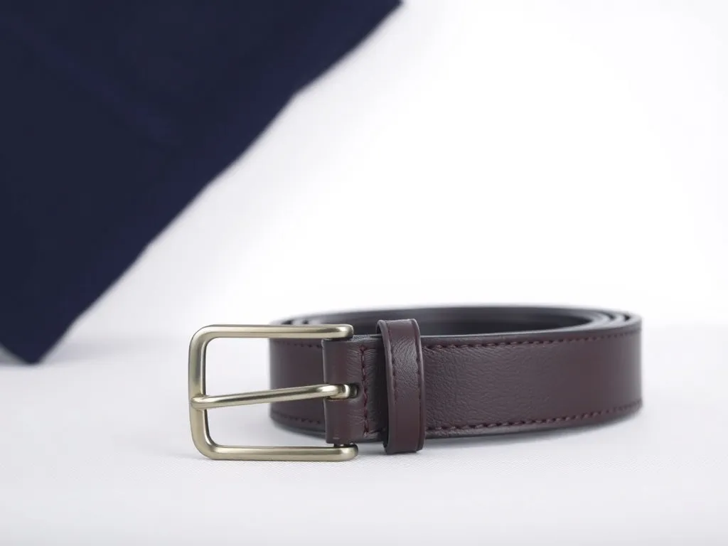 Jaki pasek do granatowych spodni wybrać? Praktyczne porady